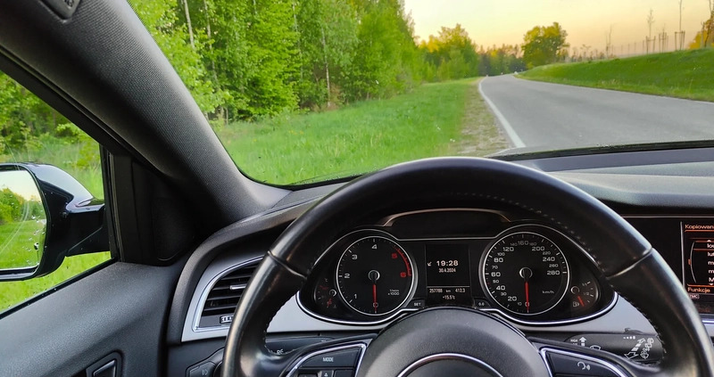 Audi A4 cena 51000 przebieg: 258000, rok produkcji 2013 z Stepnica małe 56